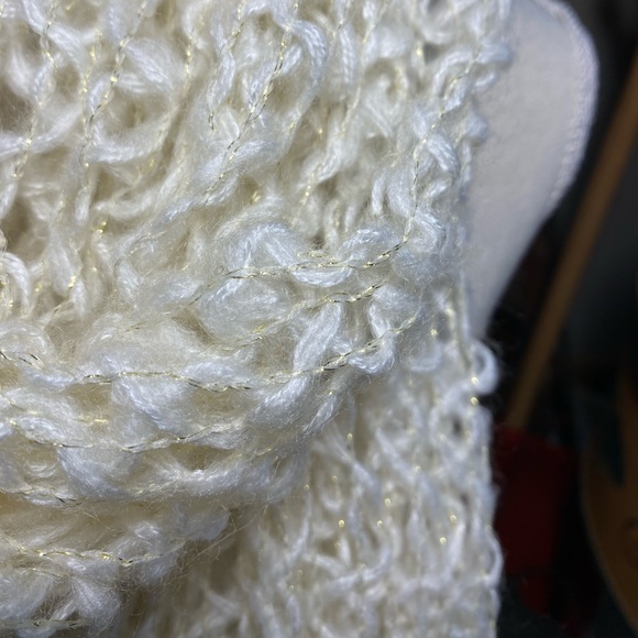 Candies Winter White loose Knit Scarf w/ golden LUREX Sparkle! STUNNING! Long OS - Picture 5 of 17